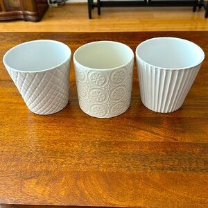 3 White Planters